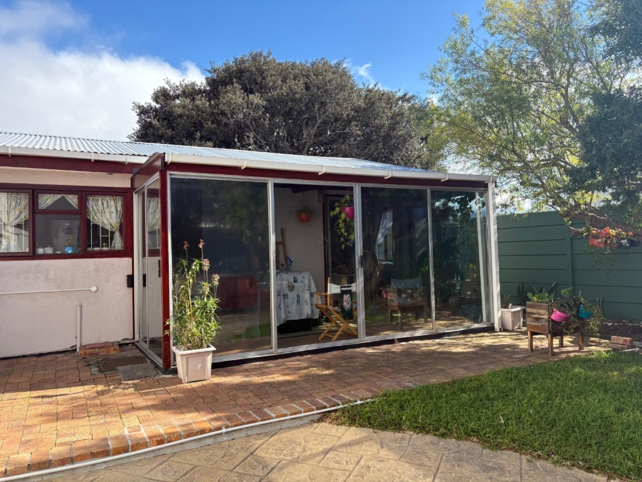2 Bedroom Property for Sale in Sunnydale Western Cape
